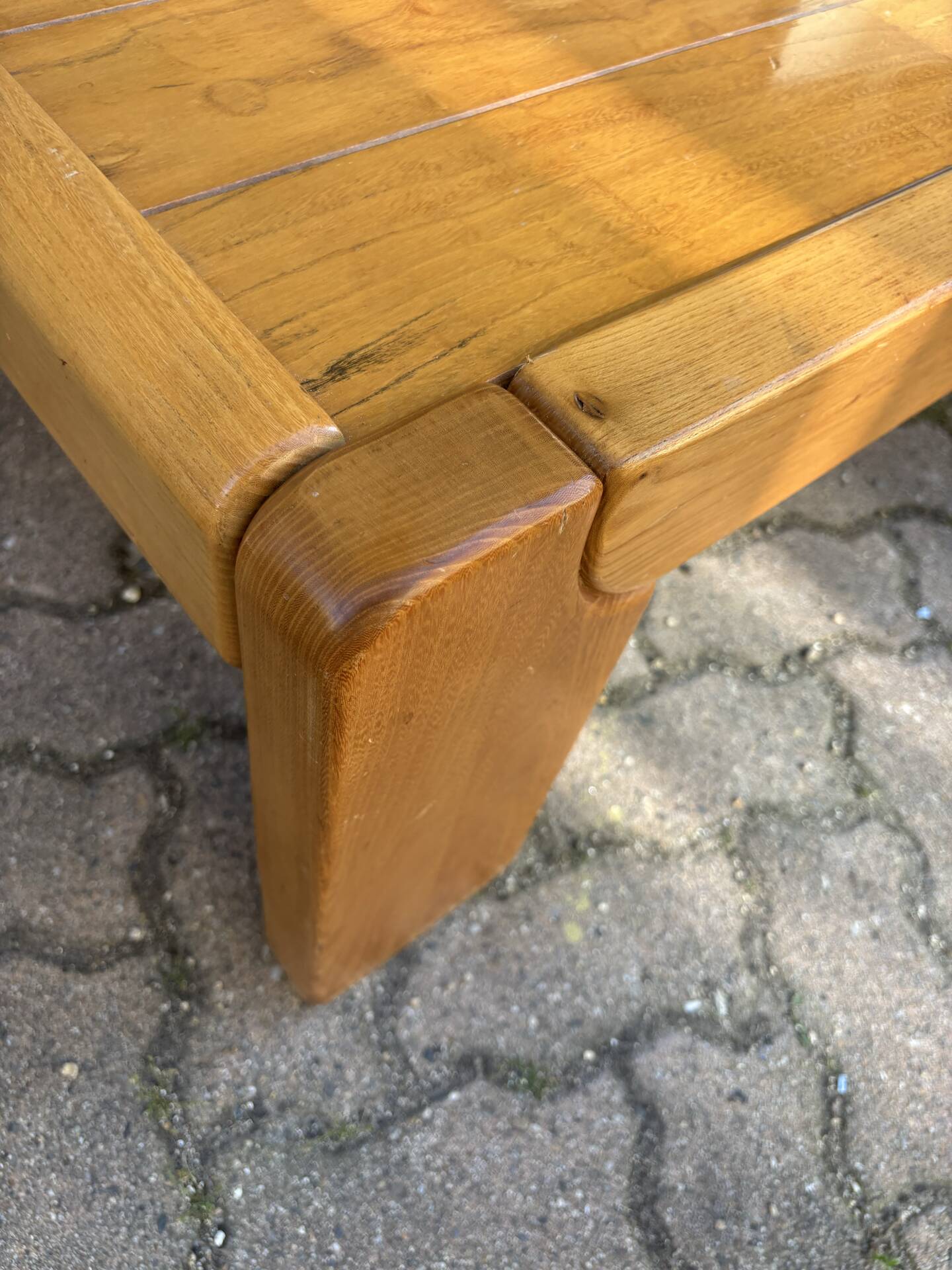 Table basse orme massif Maison Regain, 1960