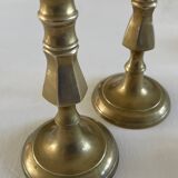 Paire de bougeoirs en laiton