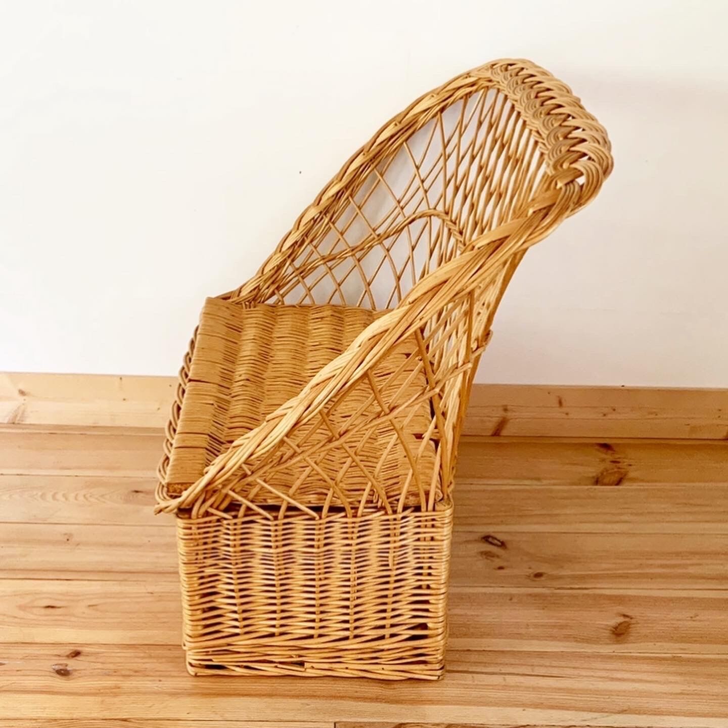 Vintage wicker chest bench