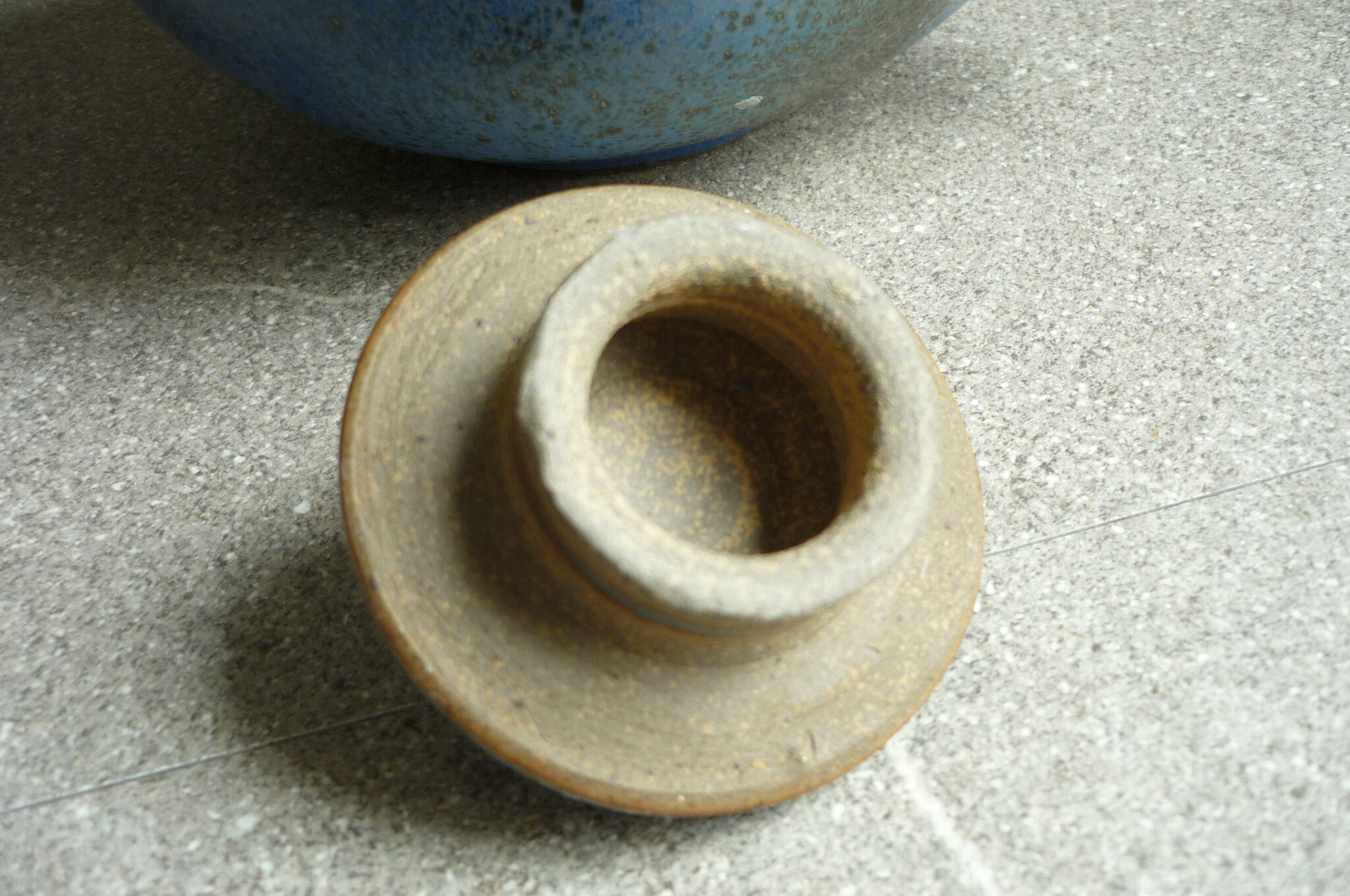 Vernified and flamed sandstone teapot, and its milk pot