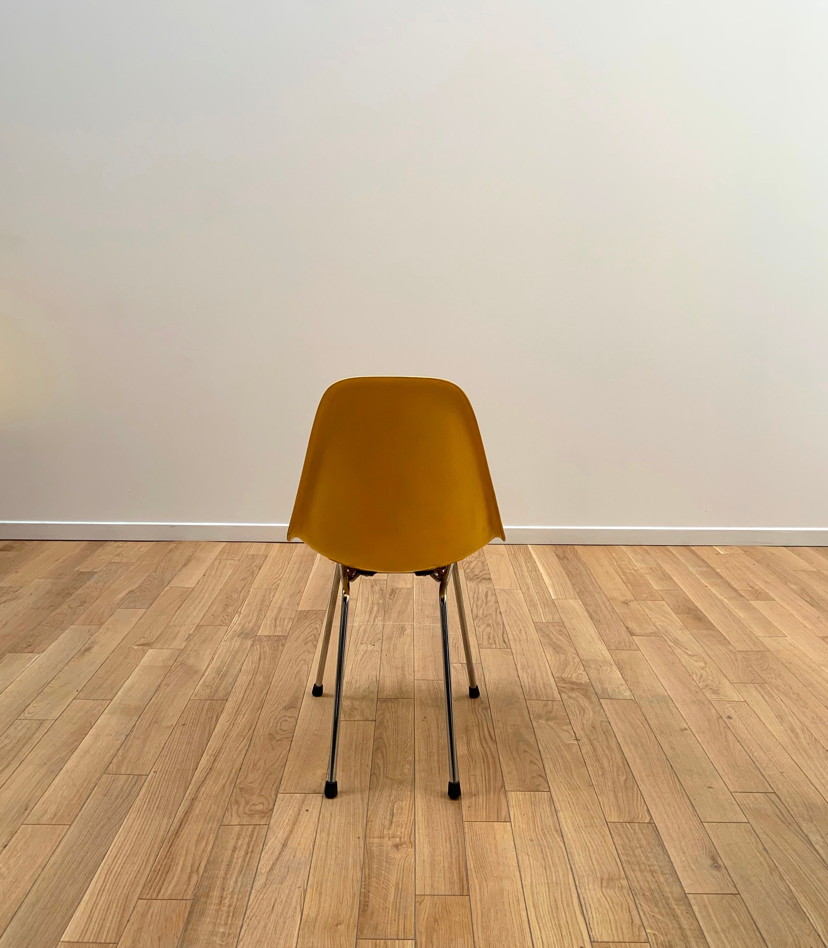 DSX chair by Herman Miller, Mobilier International