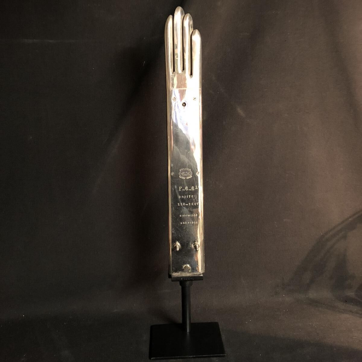 Form of Glover in chromed metal 1940 man hand