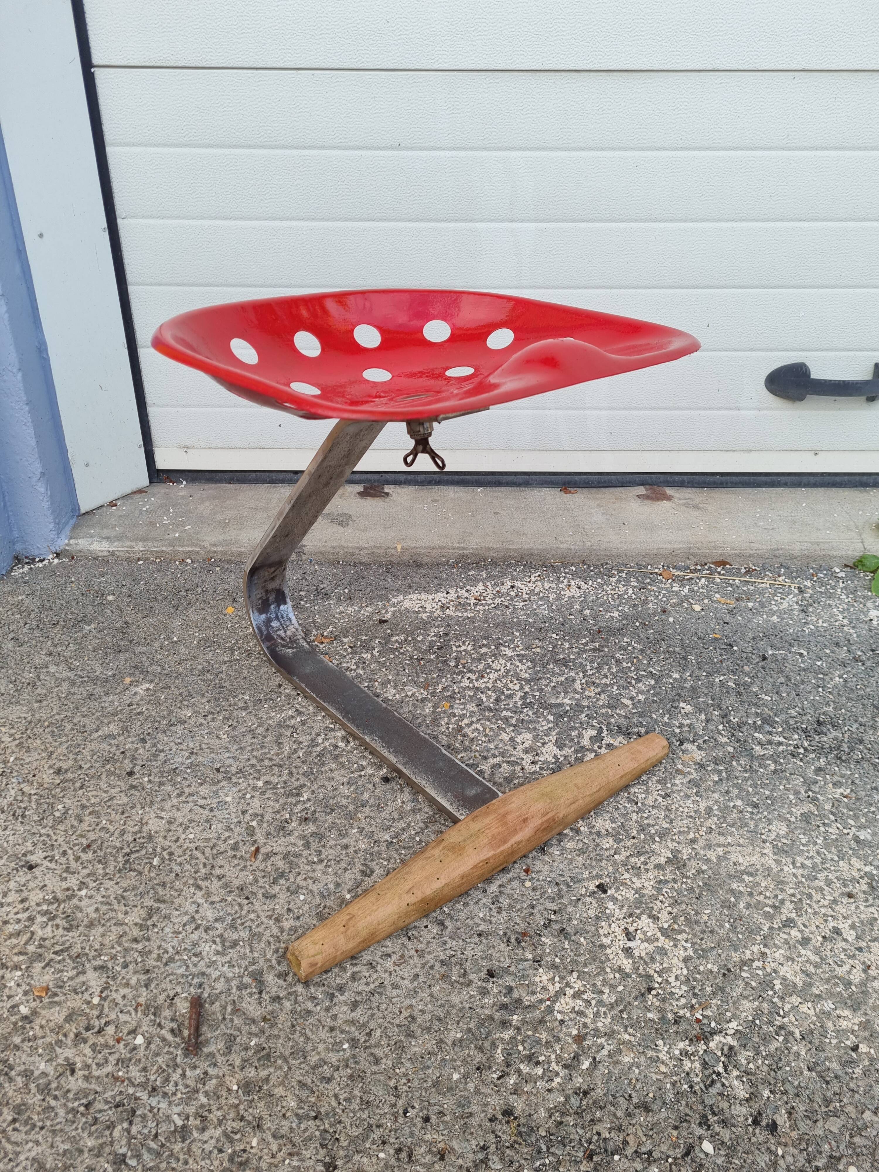 Mezzadro tractor stool by Castiglioni from 1957
