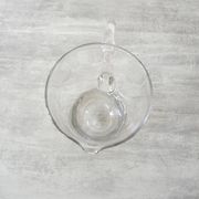 Ancien broc à eau en verre gravé décor raisins