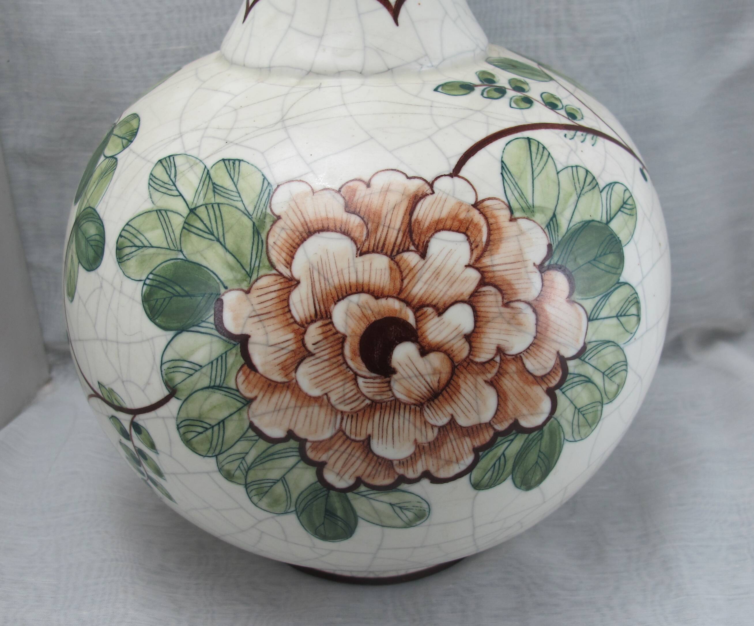 Large Spanish Benlloch vase in hand-painted ceramic