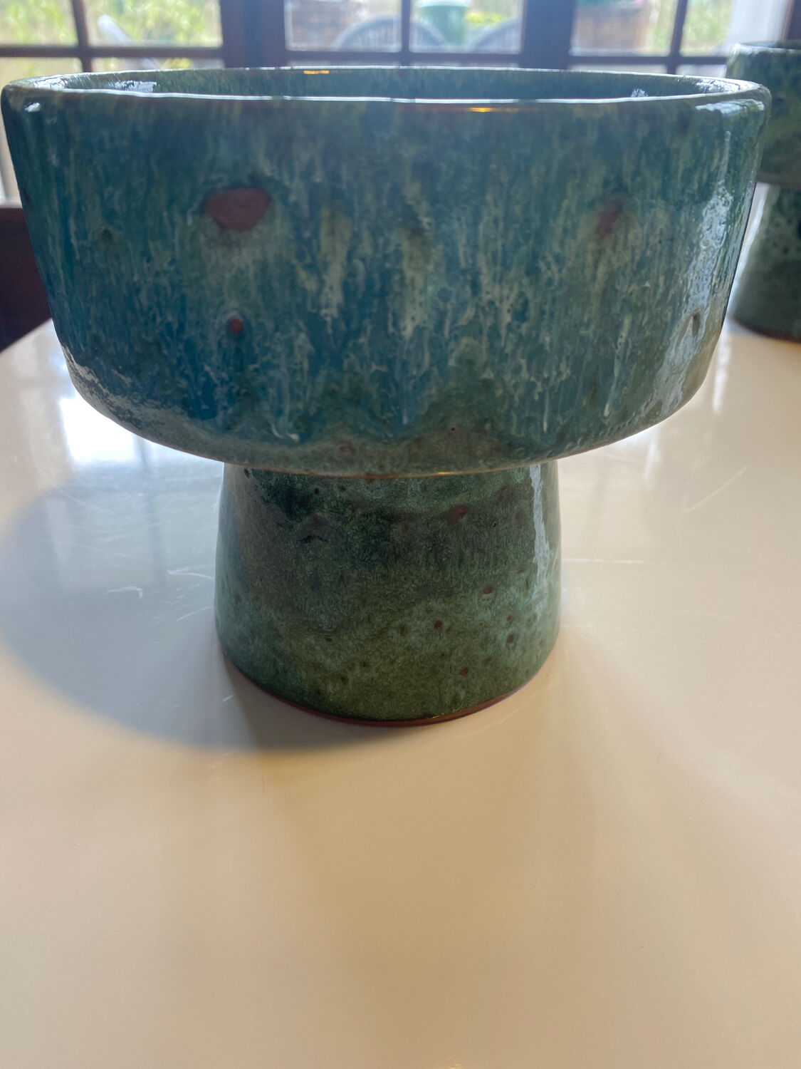 Ceramic footed bowls