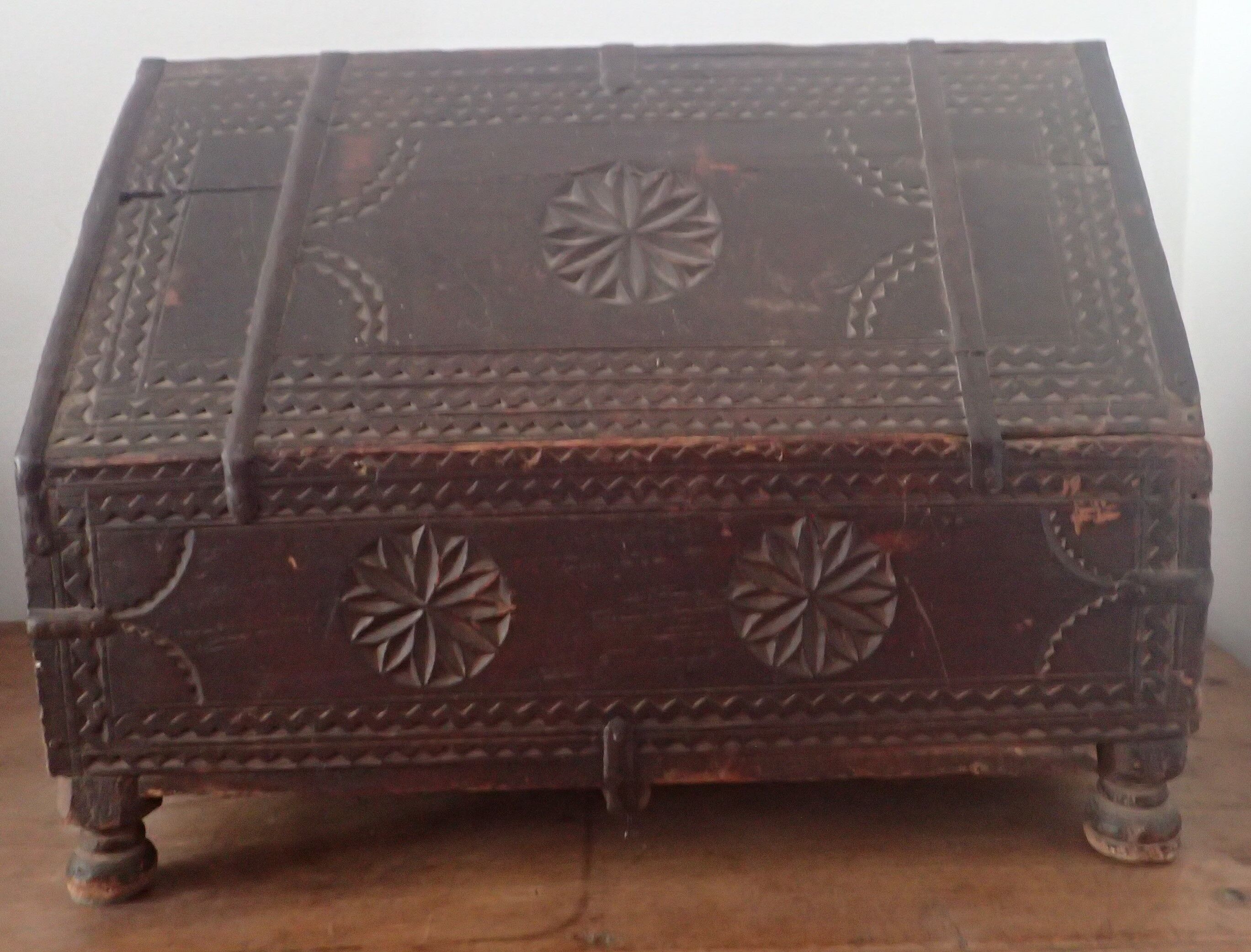 INDIAN WEDDING CHEST XIXth