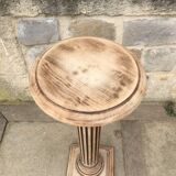 Wooden pedestal column