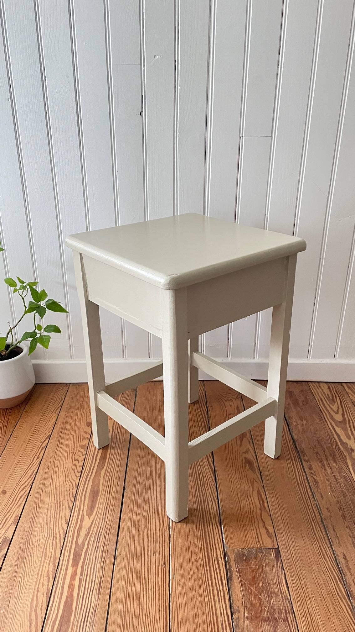 VINTAGE Beige Stool Chest