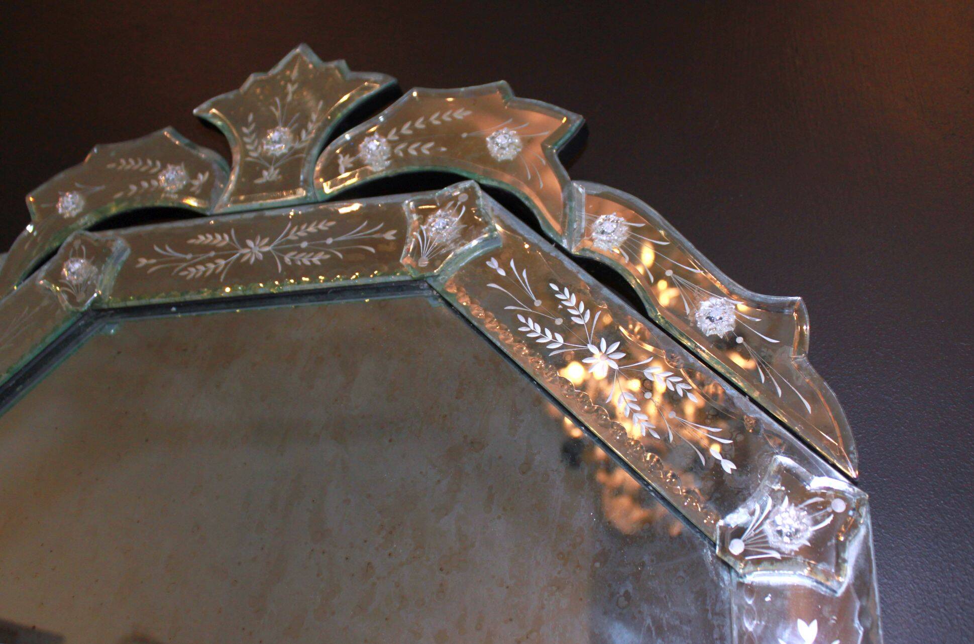 Octagonal Venetian mirror, 63x60cm.