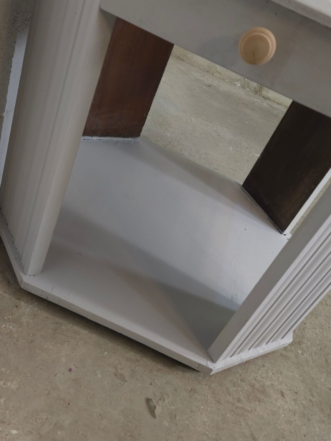 Art Deco side table repainted in "stormy" grey white