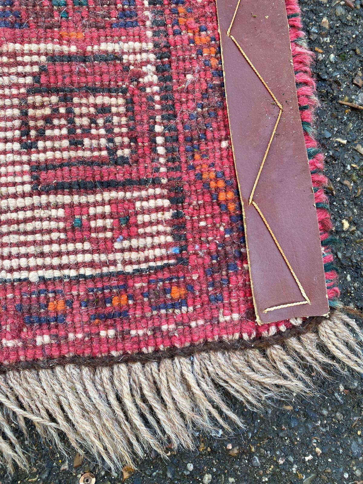 Handmade Persian rug, grey wool, knotted burgundy, 200x300cm