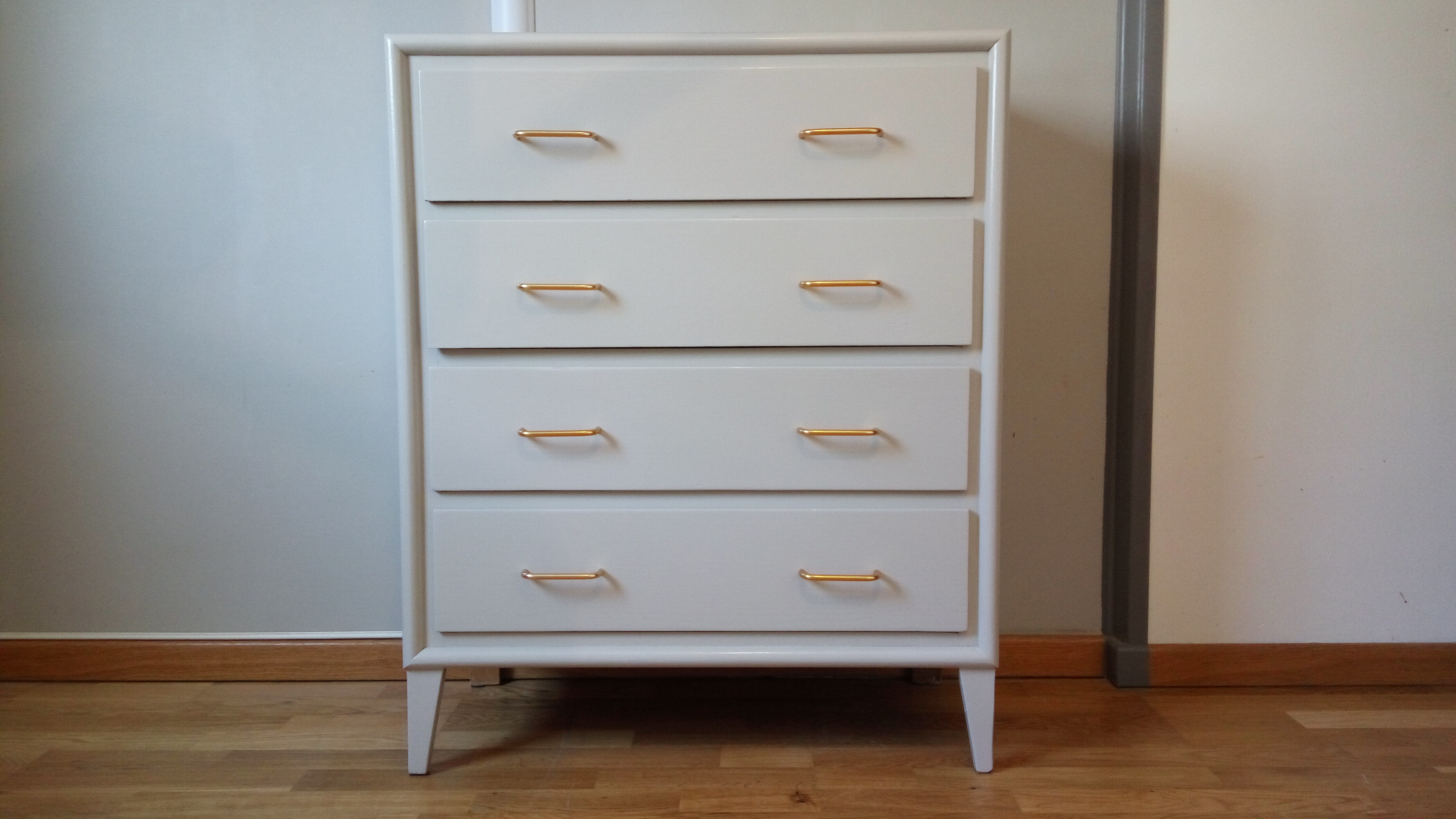 Vintage chest of drawers