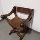 Siège Curule Rare en Bois Sculpté et Cuir Repoussé – Signé P.C. SCAFA Naple