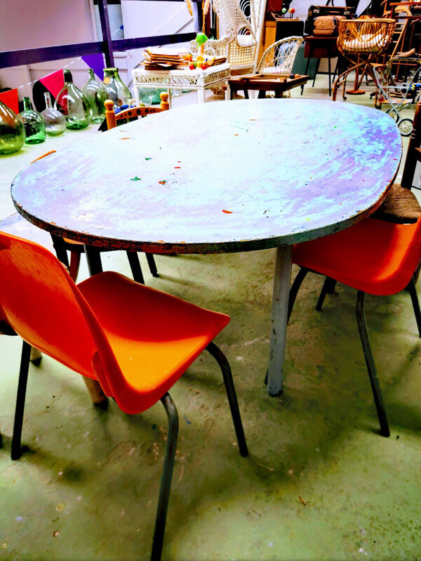 Kindergarten activity table