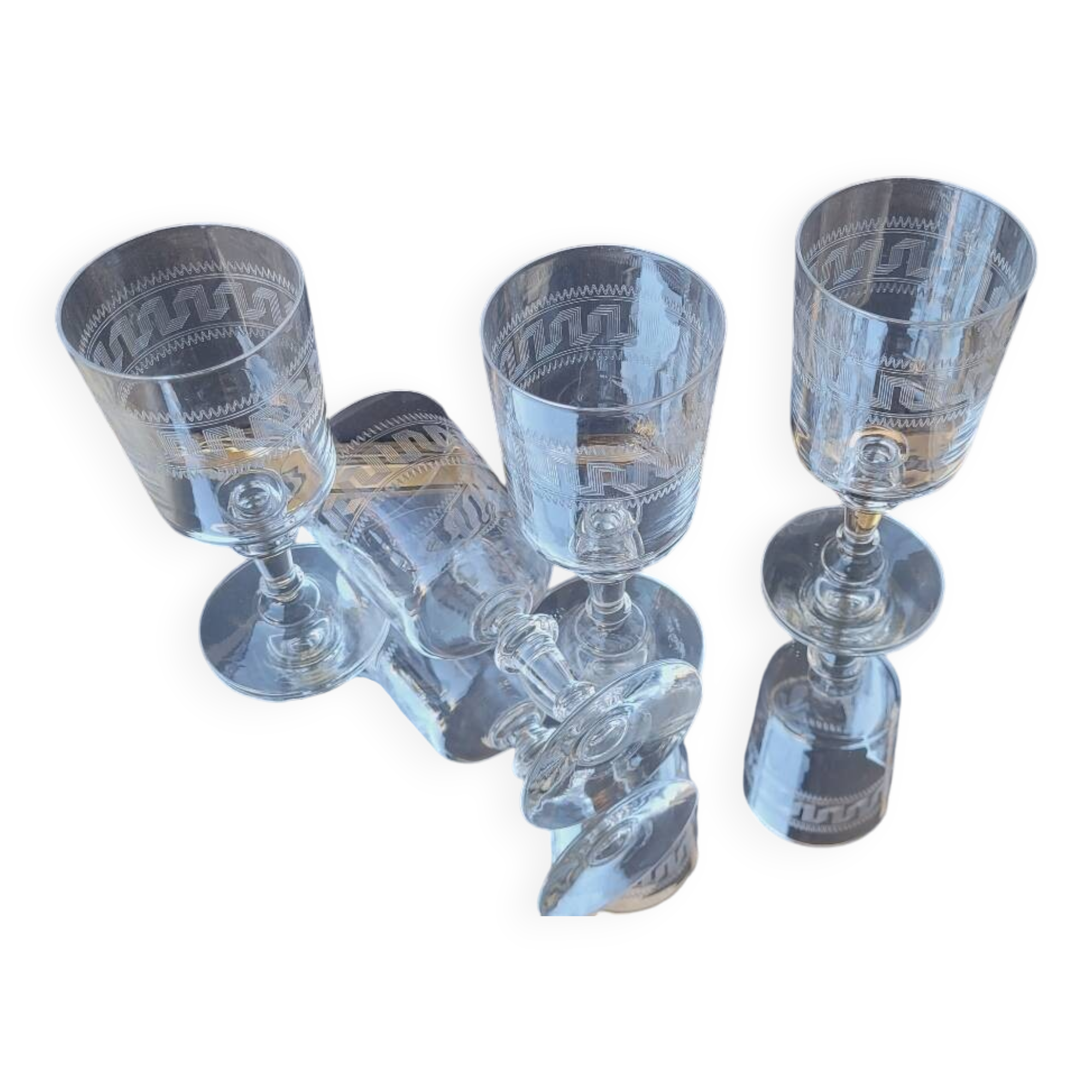 30's stemmed glasses