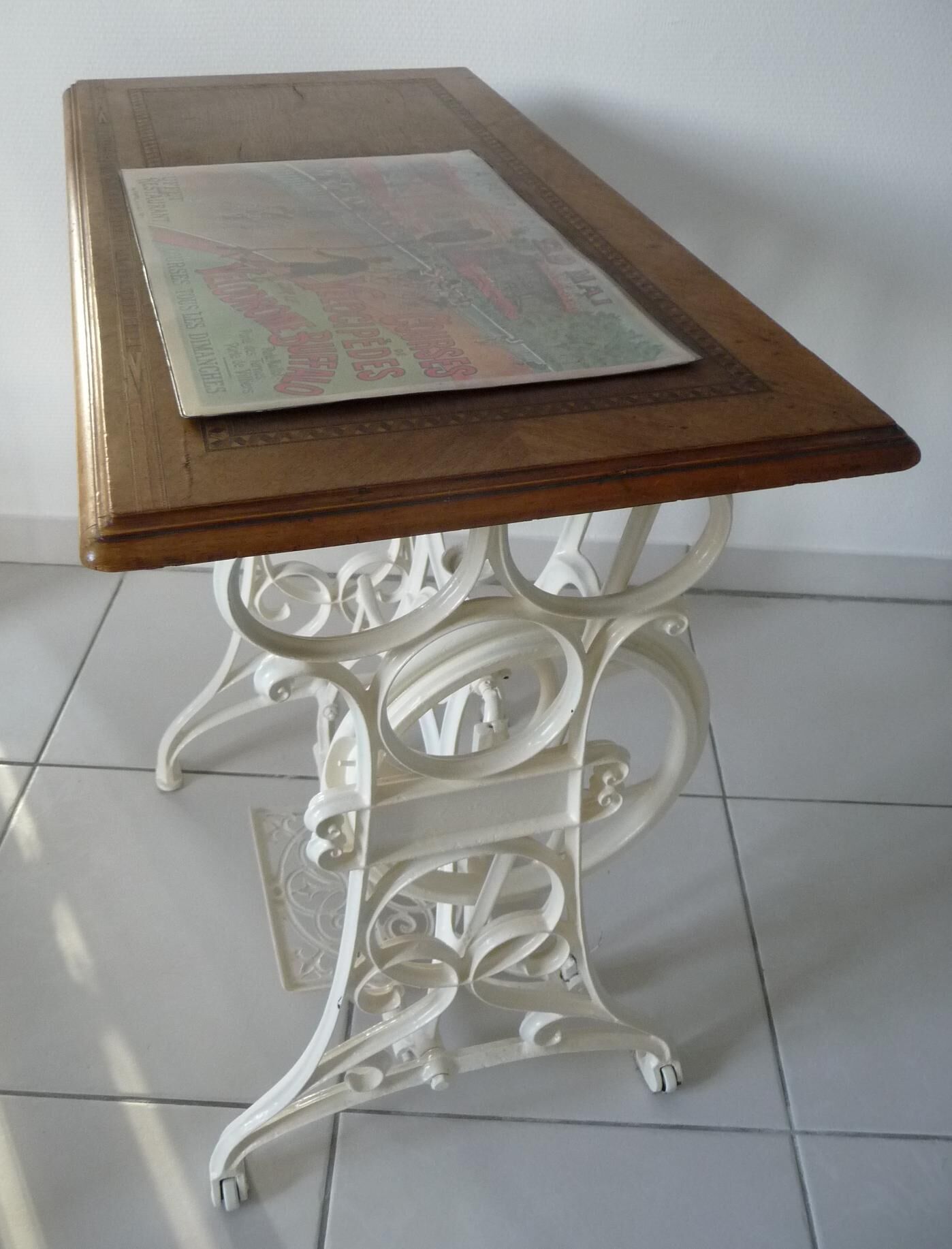 Ancienne table de machine à coudre Singer