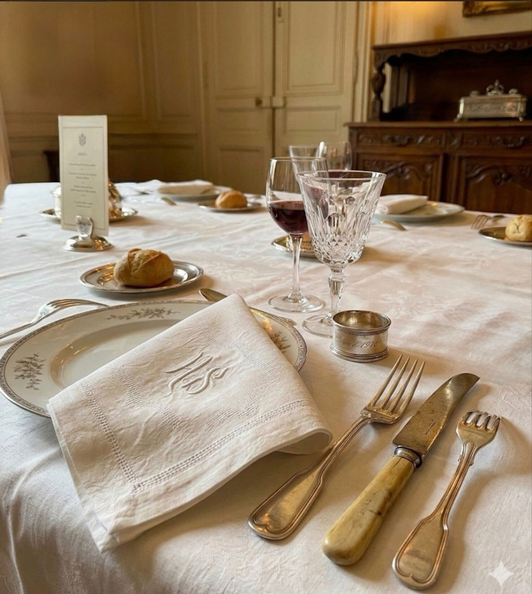 Serviette de table brodée Monogramme HS