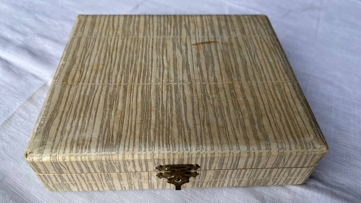 Box of 10 vintage teaspoons