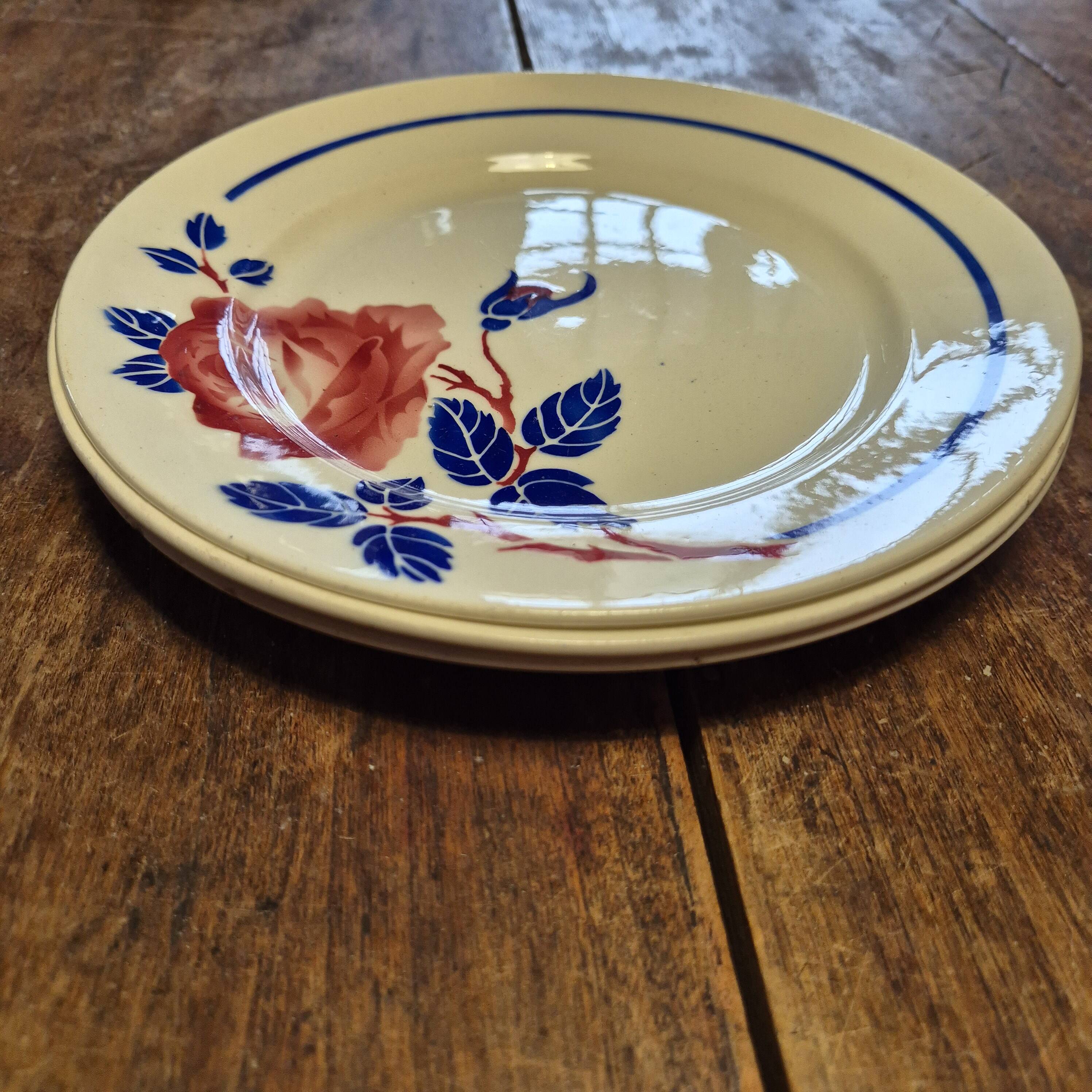 K&G Lunéville flat plates model Chantal set of 3 Art Nouveau style