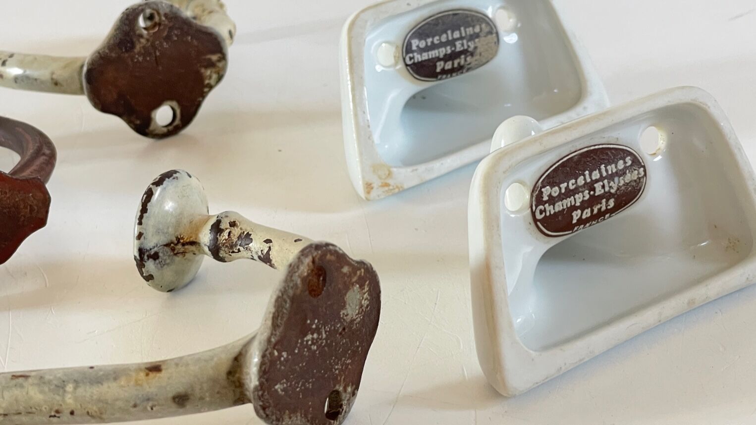 Lot pateres steel and porcelain vintage
