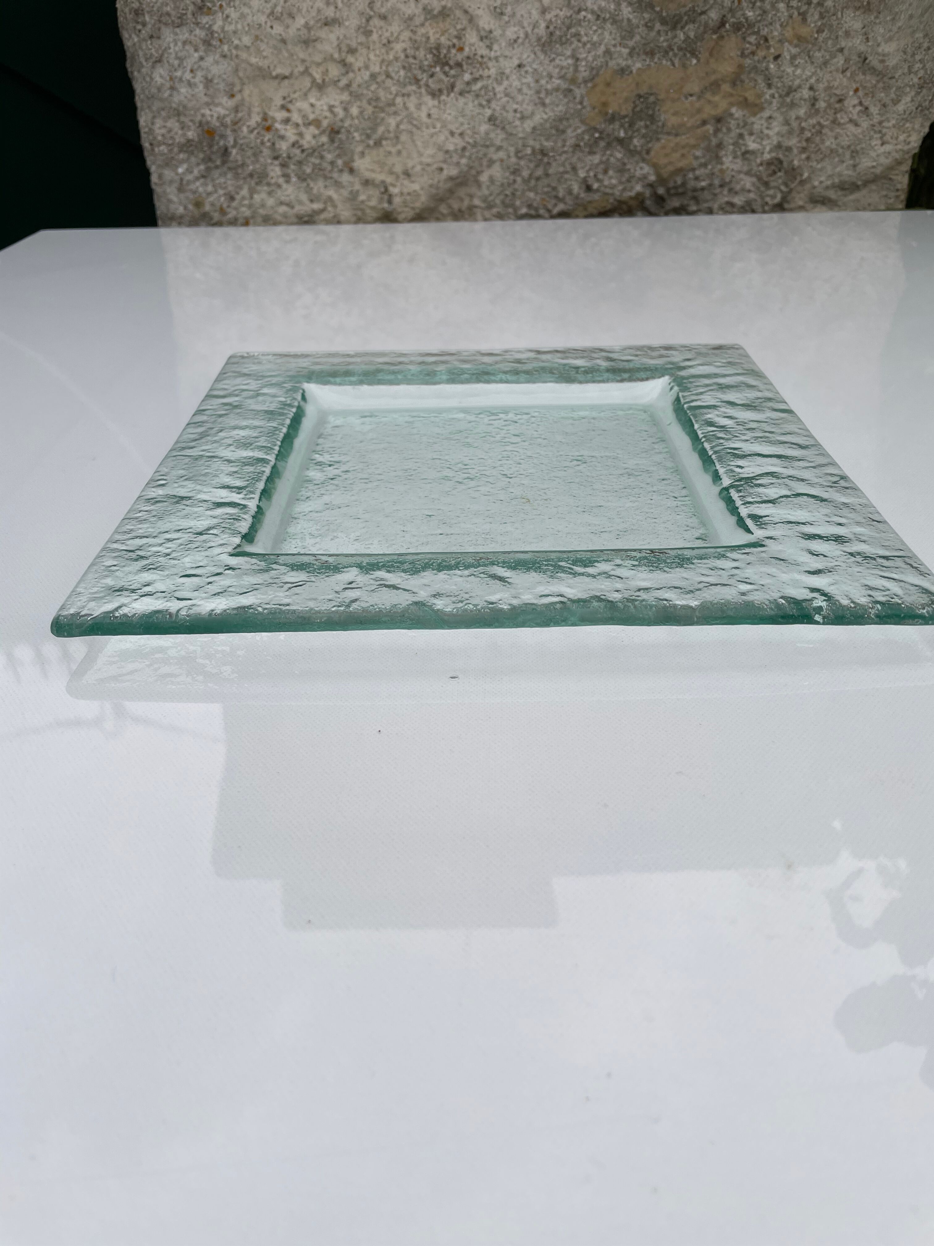 Assiette de présentation en verre