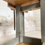 Carpenter's workbench in solid beech wood.