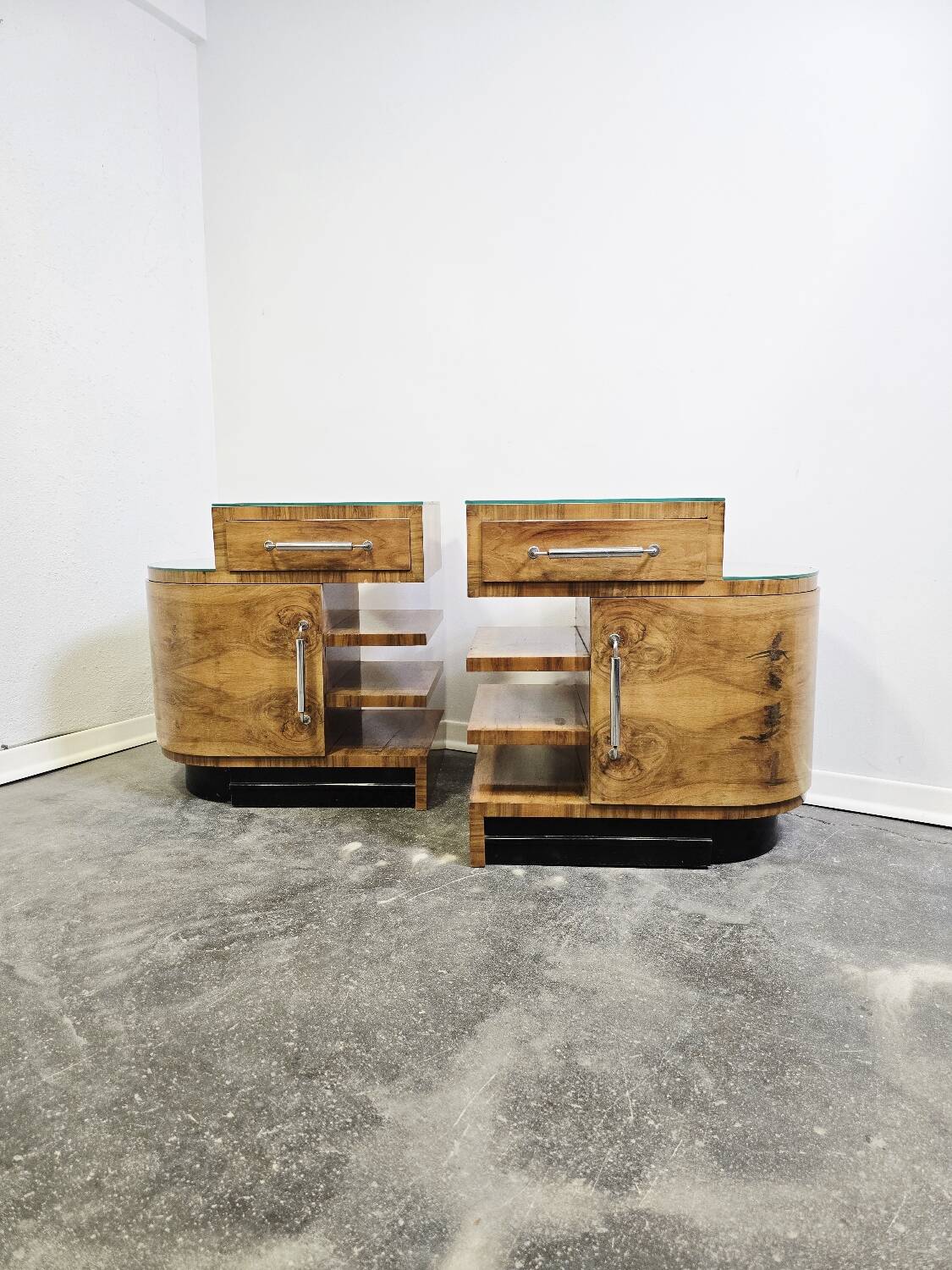 Tables de chevet Art déco des années 30