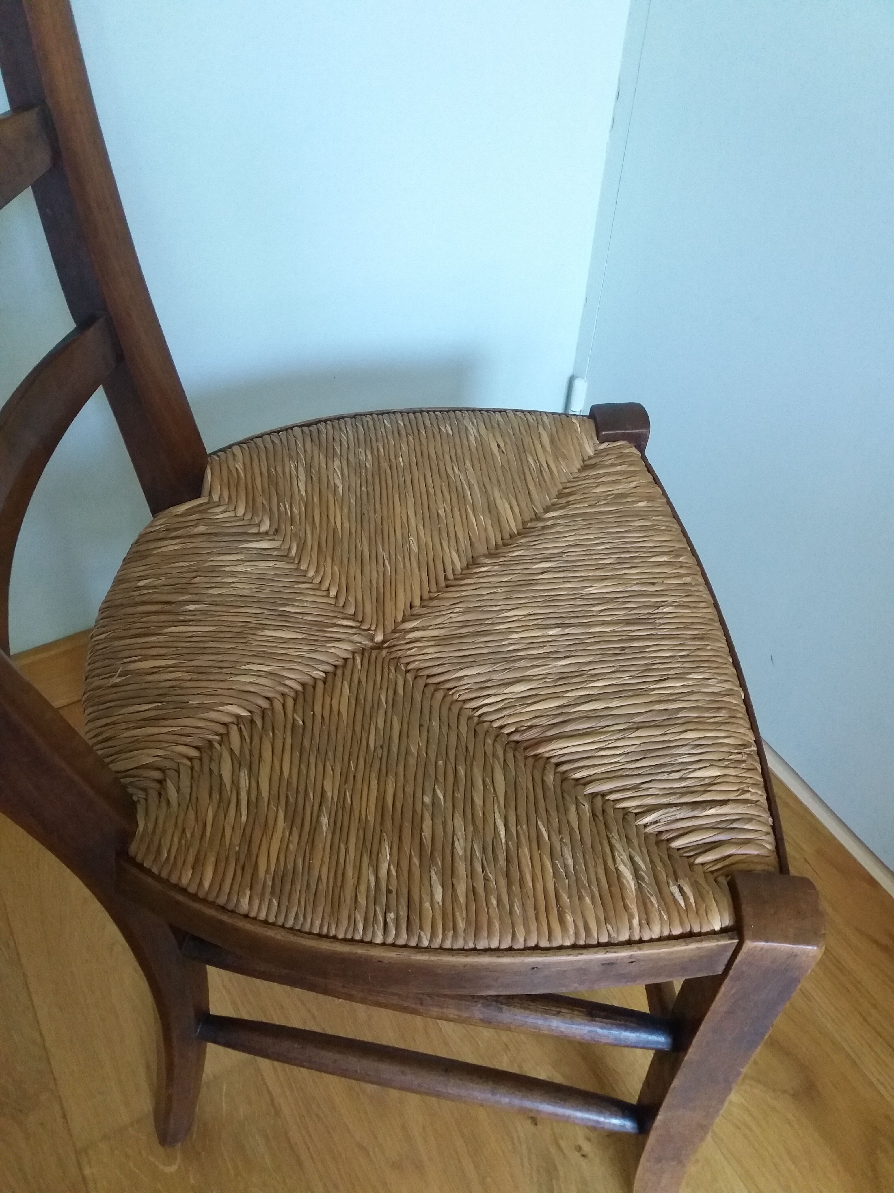 Antique mulched chair