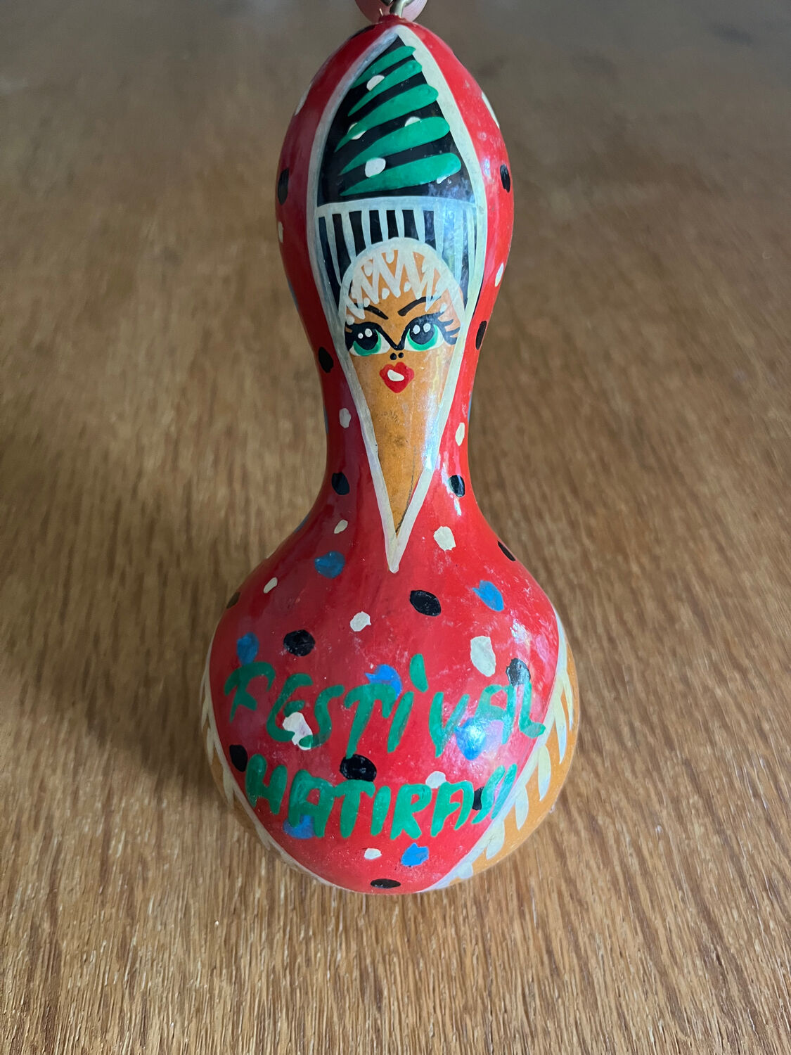Ancien maracas en bois peint