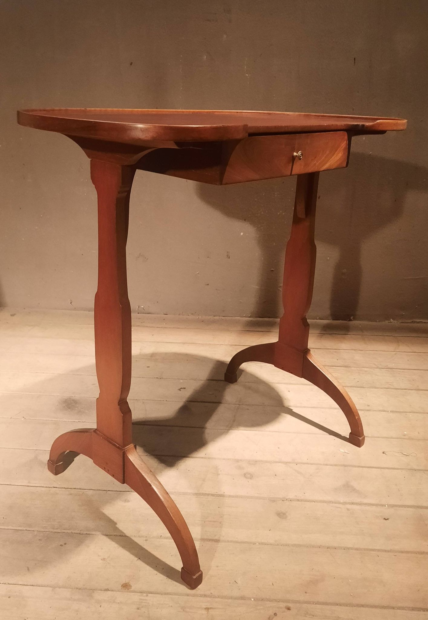 Kidney-shaped side table