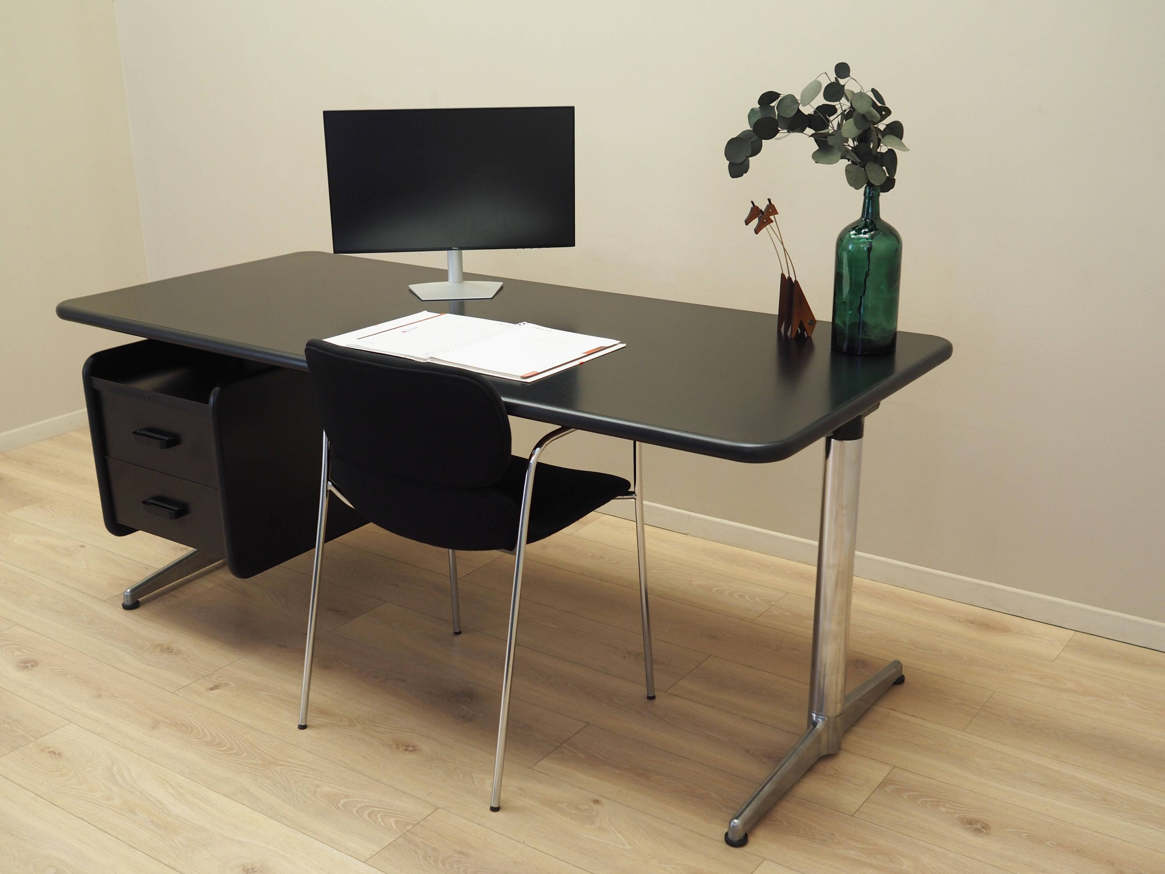 Bureau, design italien, années 1970, designer : Giancarlo Piretti, fabricant : Ano