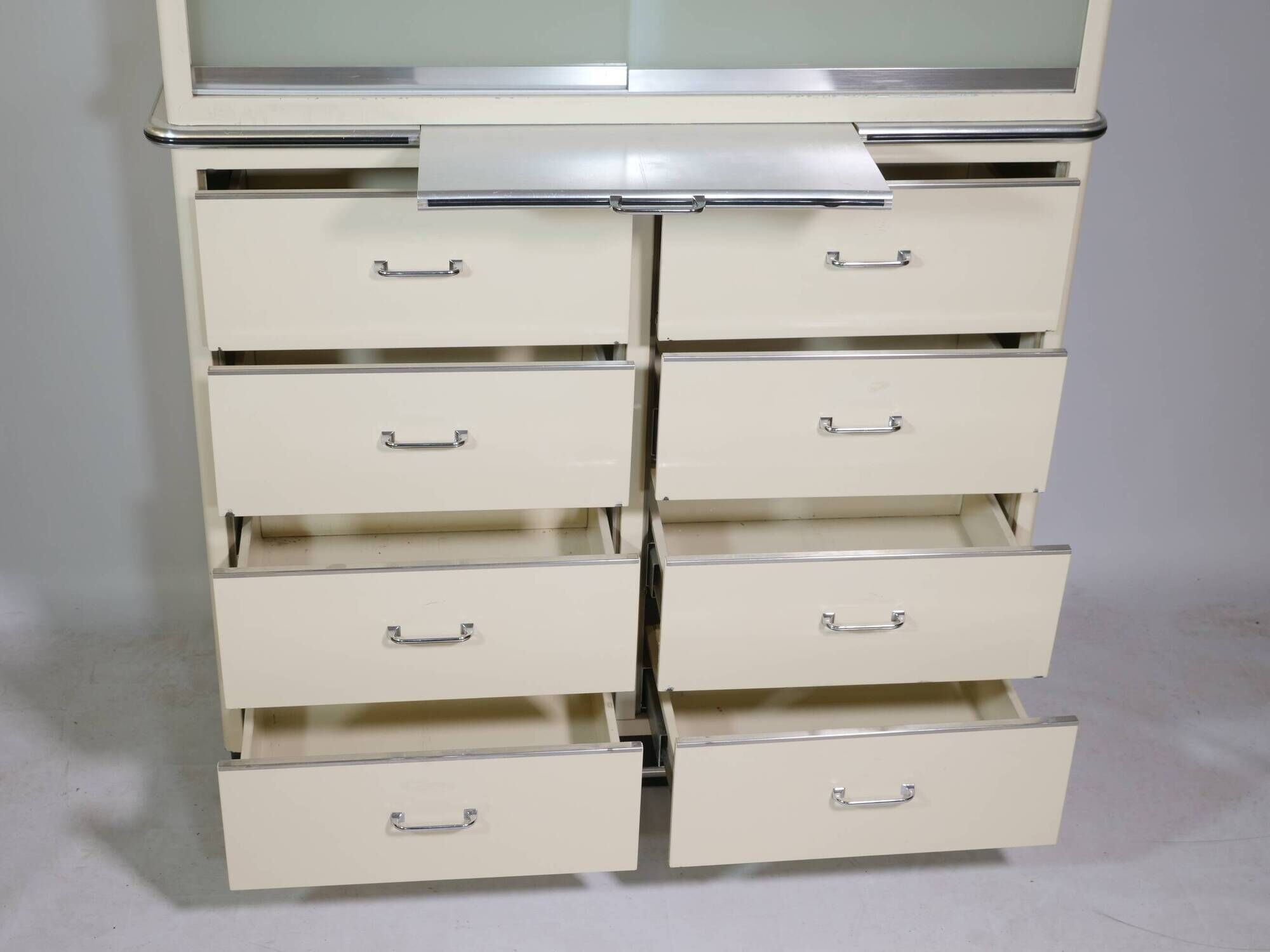 Metal cabinet, cupboard, medical cabinet, Baisch, 1960s vintage, drawers