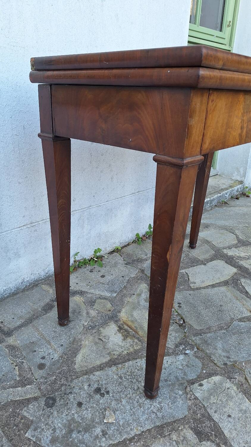 Empire wallet gaming console or table