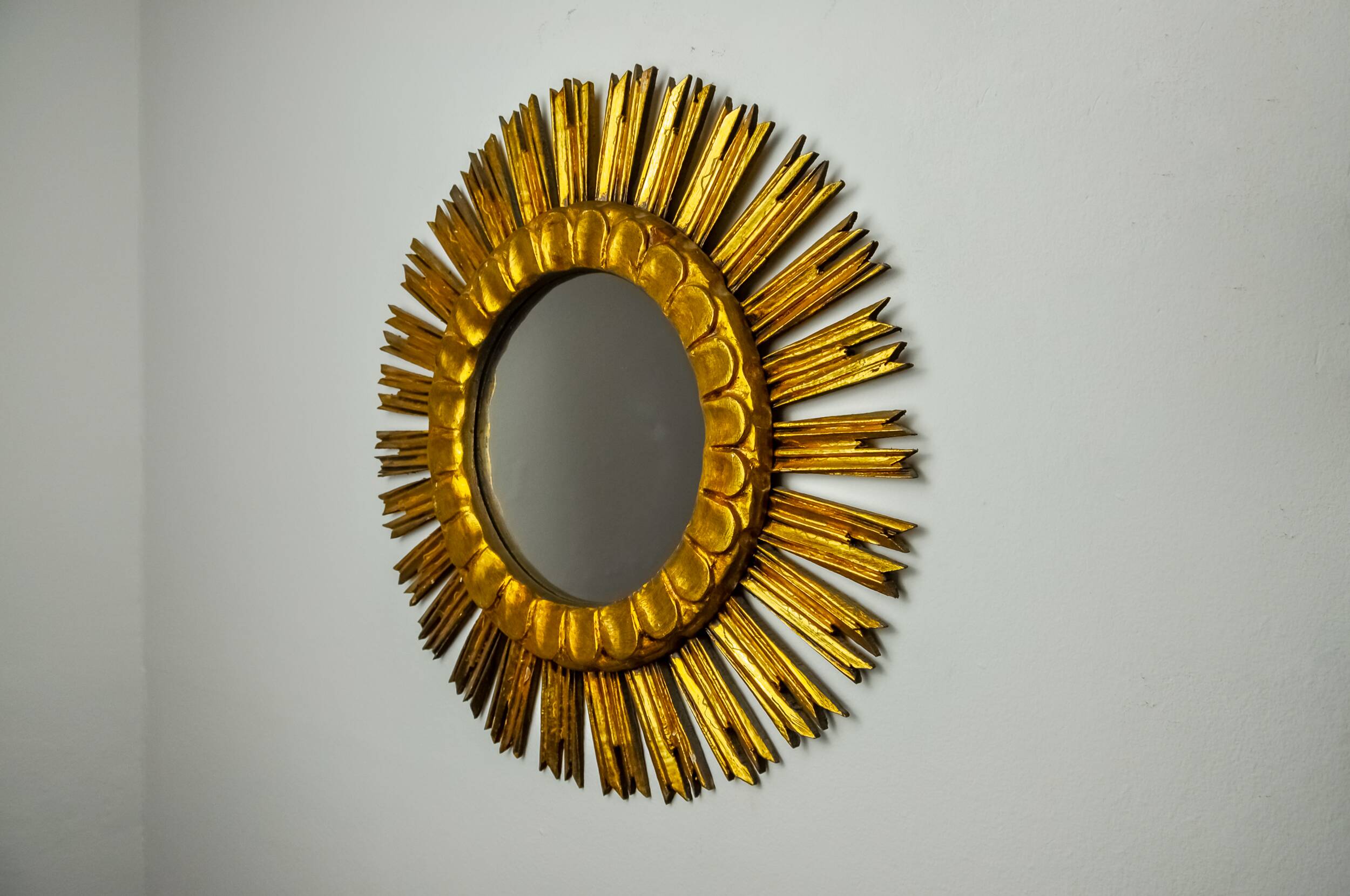 Miroir soleil en bois dorée, mid century, 54cm