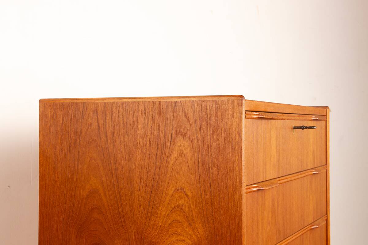 Commode Danoise 4 tiroirs en teck par Henning Jørgensen pour Fredericia.