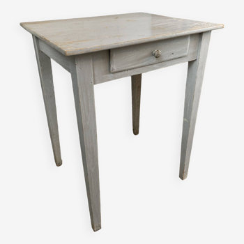 Petite table patine grise