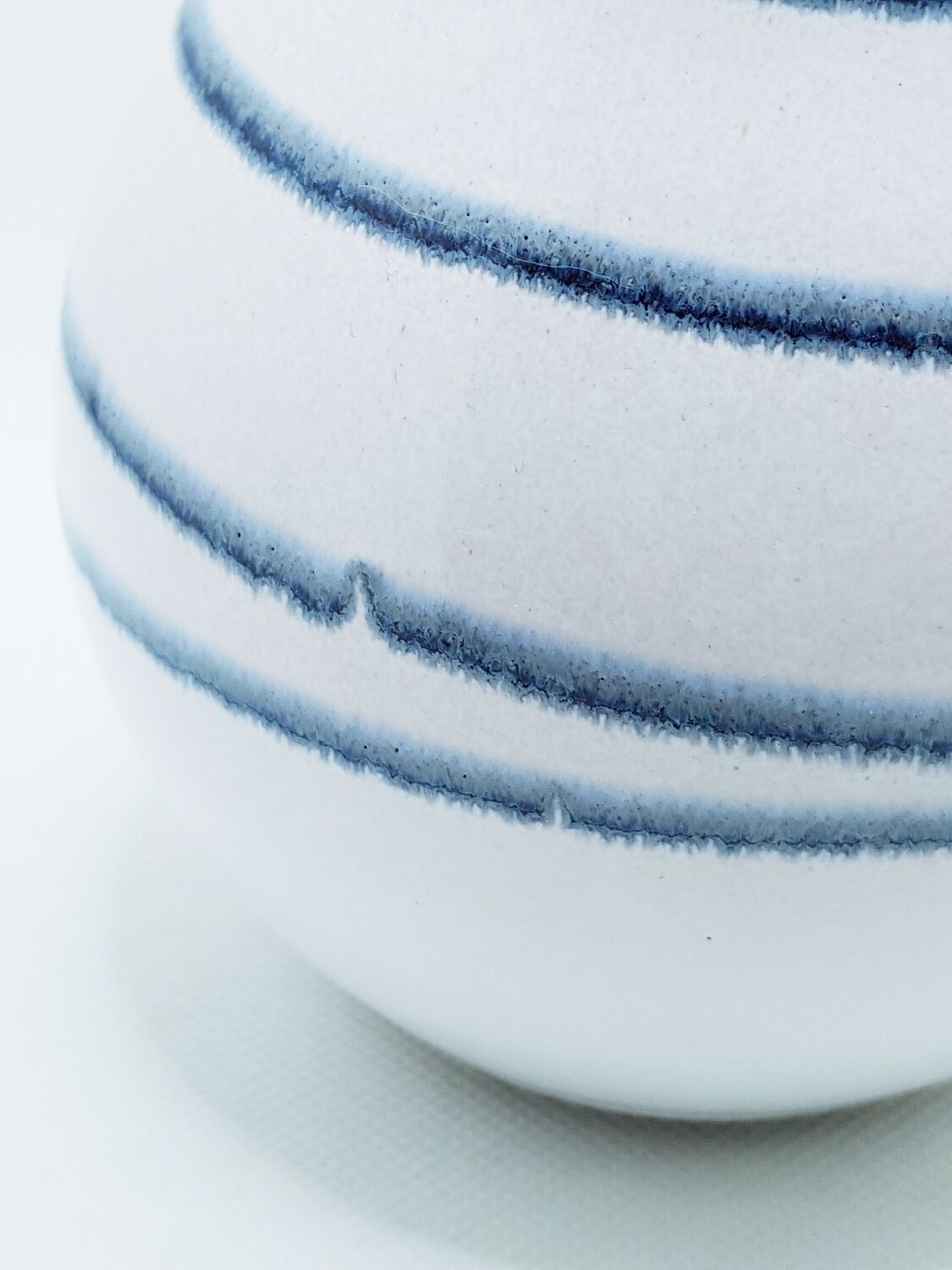 Flacon en céramique en forme de gourde