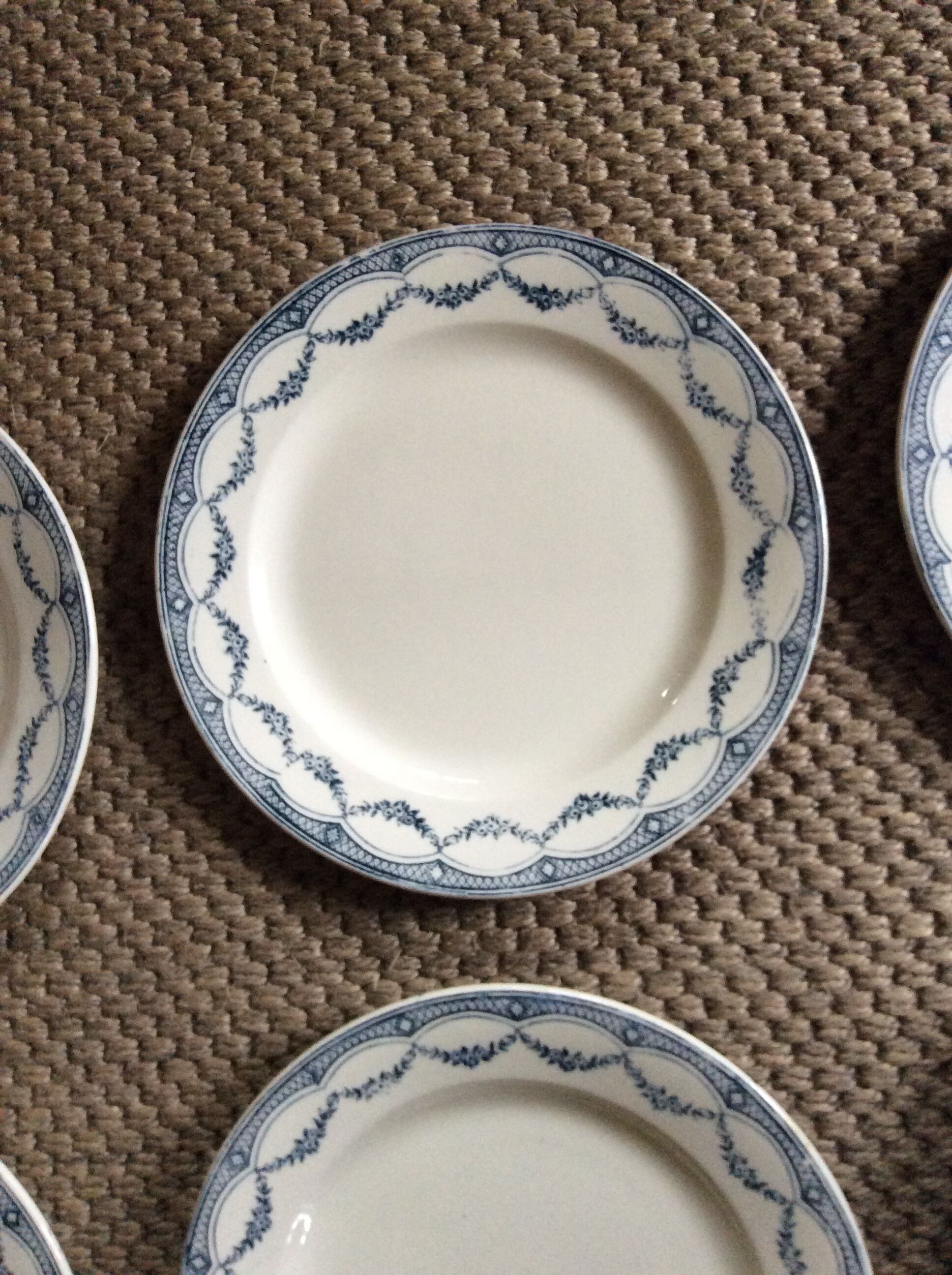 Series of 9 plates Terre de fer