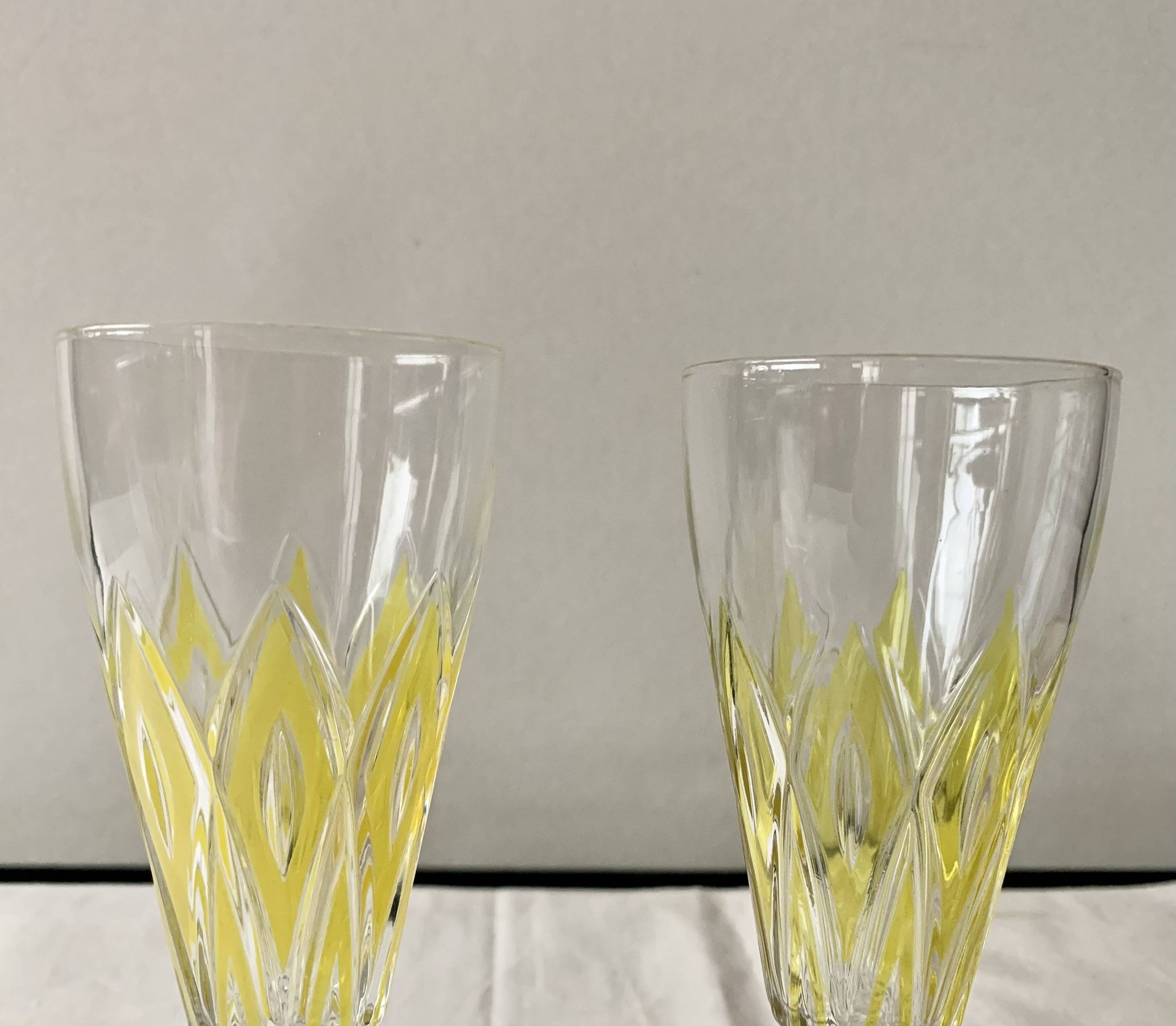 Set of 4 glasses - VMC Reims Arlequin champagne flutes - yellow decor