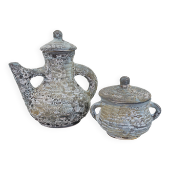 Annette Roux teapot and sugar bowl in Vallauris