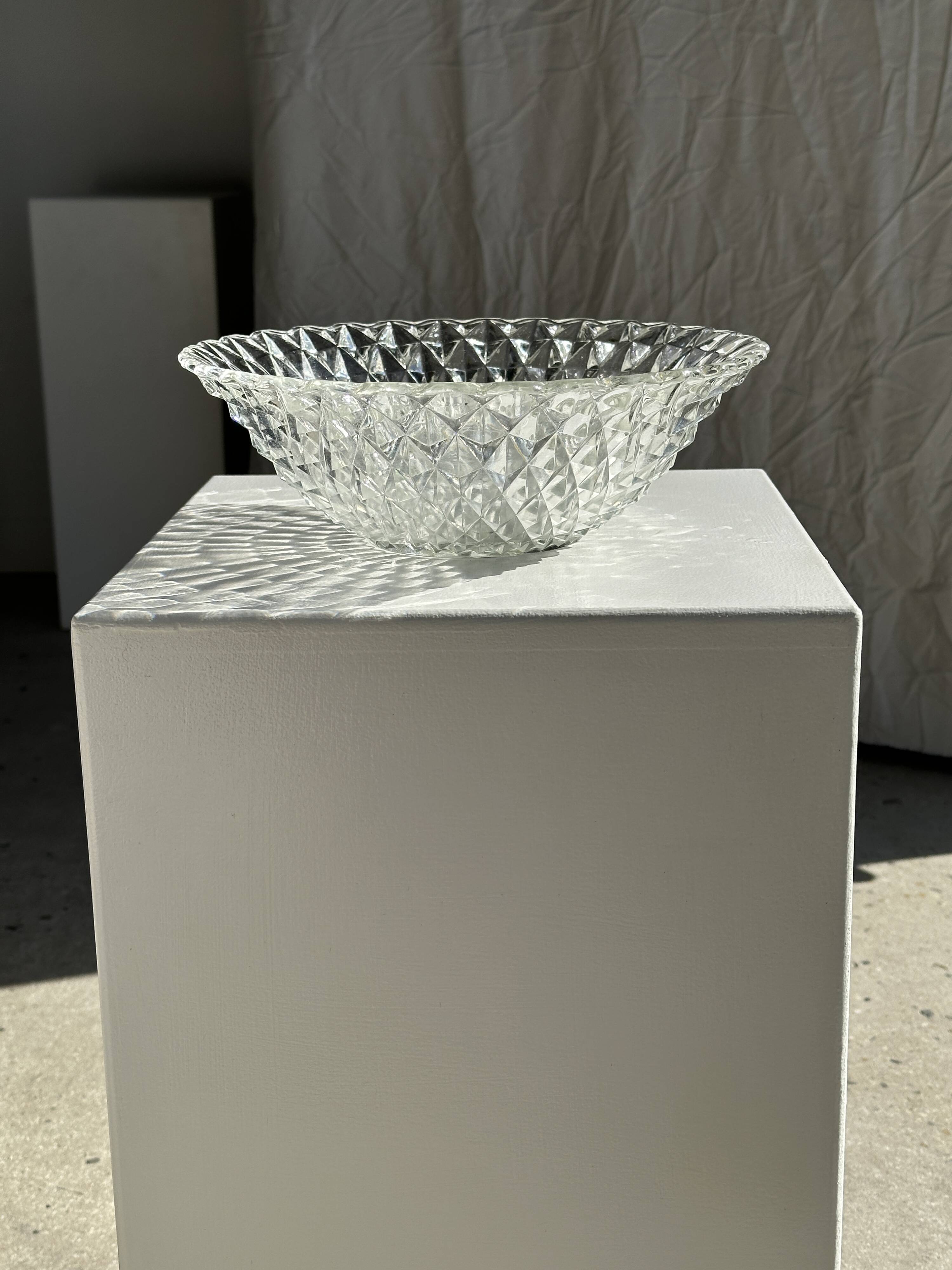 Large classic diamond-tipped glass salad bowl