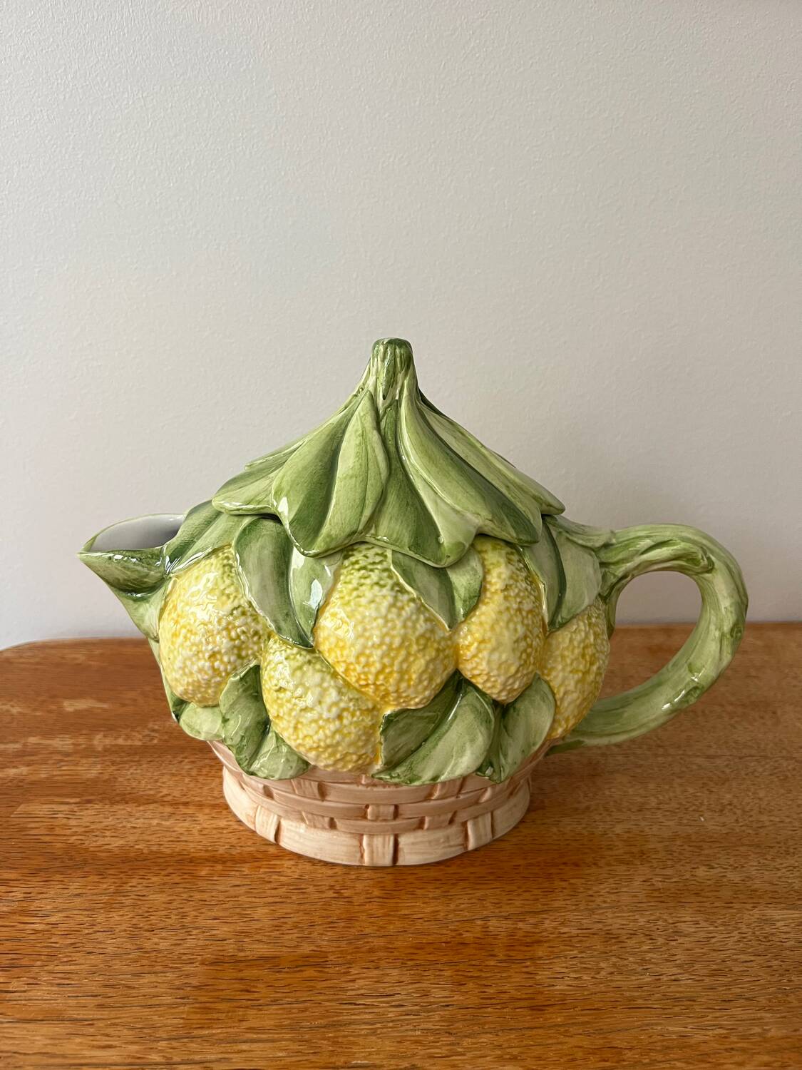 Teapot lemon pattern