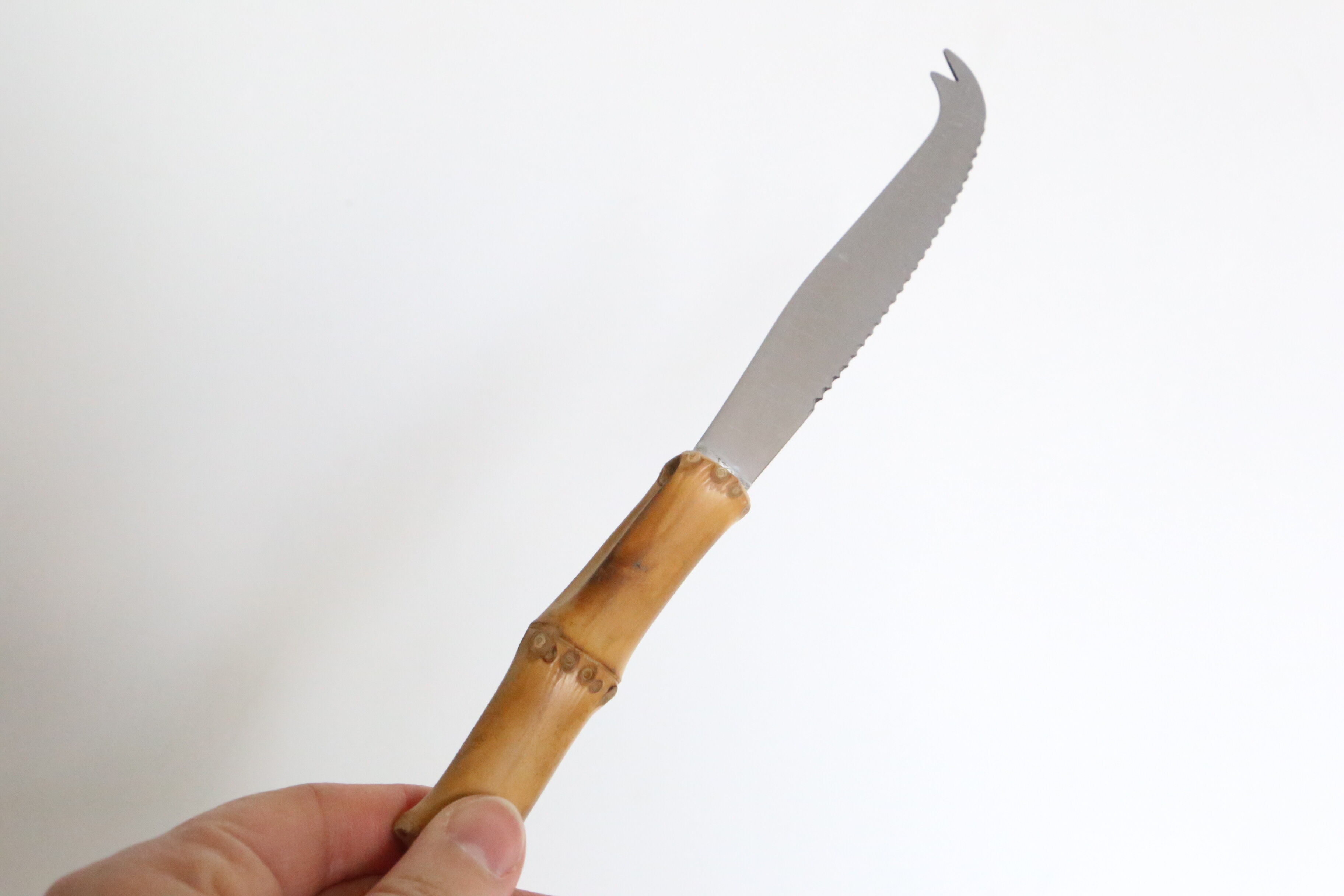 Service of 6 cheese knives, stainless blade and real rattan handle, vintage
