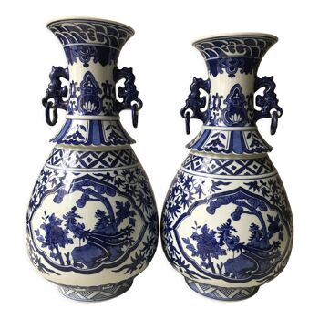 Paire de vases chinois bleu et blanc