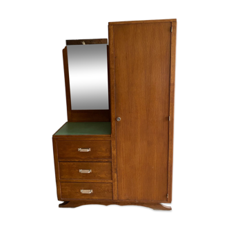 Asymmetrical cabinet