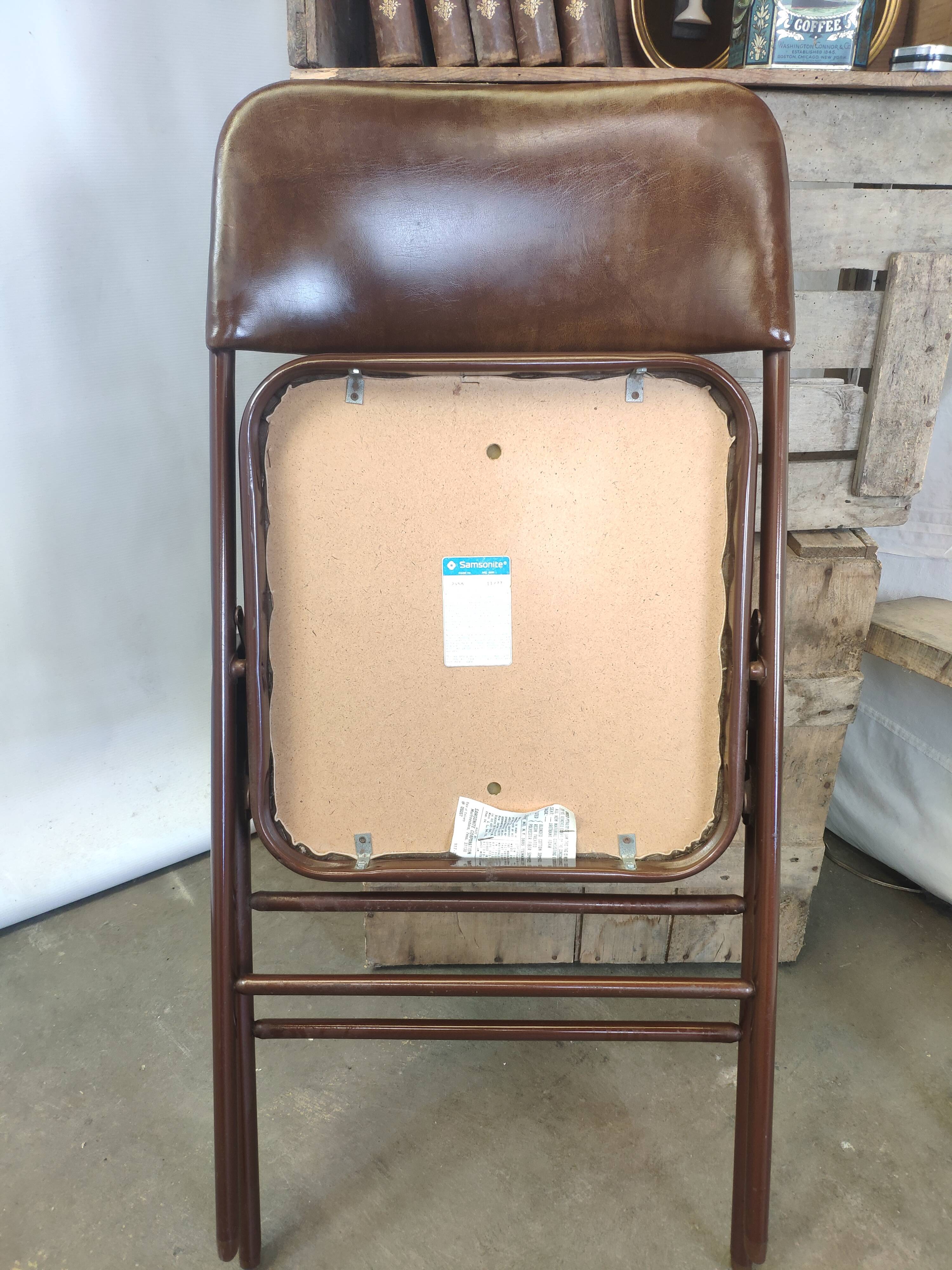 Rare suite de 3 chaises Samsonite 1977 assise marron