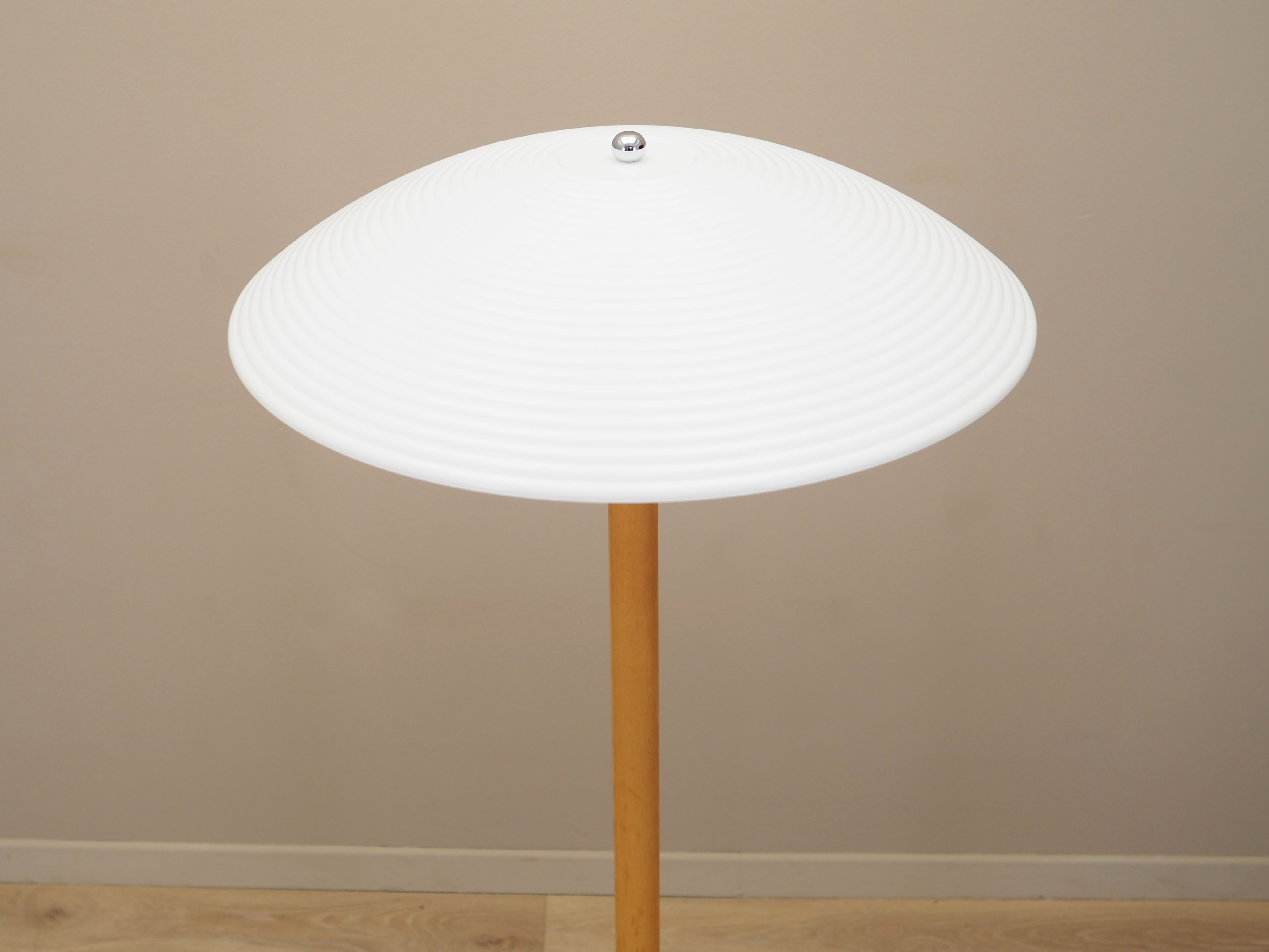 Lampadaire, design danois, années 1970, production: Danemark