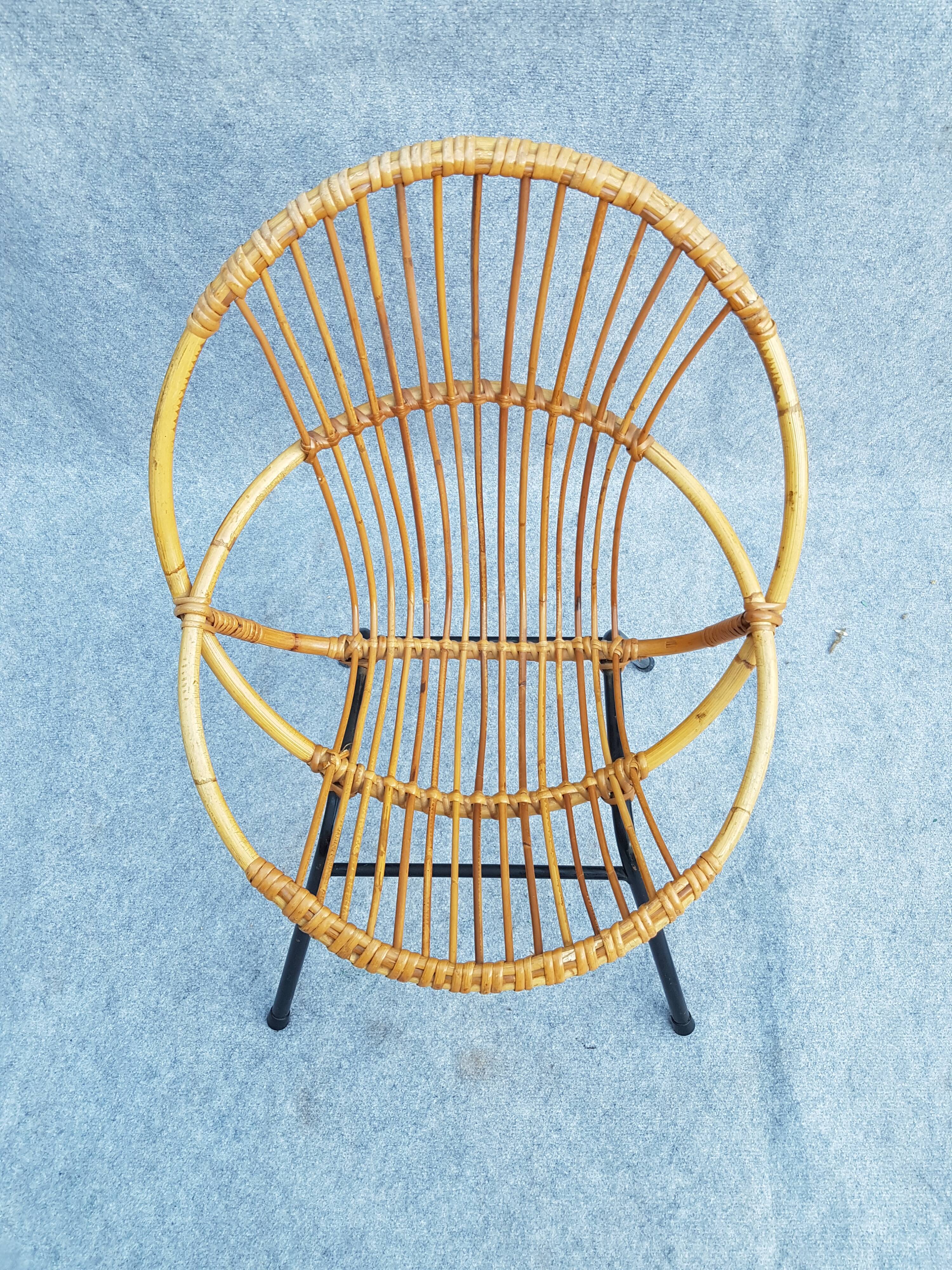 4 shell armchairs in rattan, metal feet