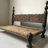 Nuristan Bench
